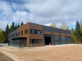 Грузовое СТО с АБК из сэндвич панелей